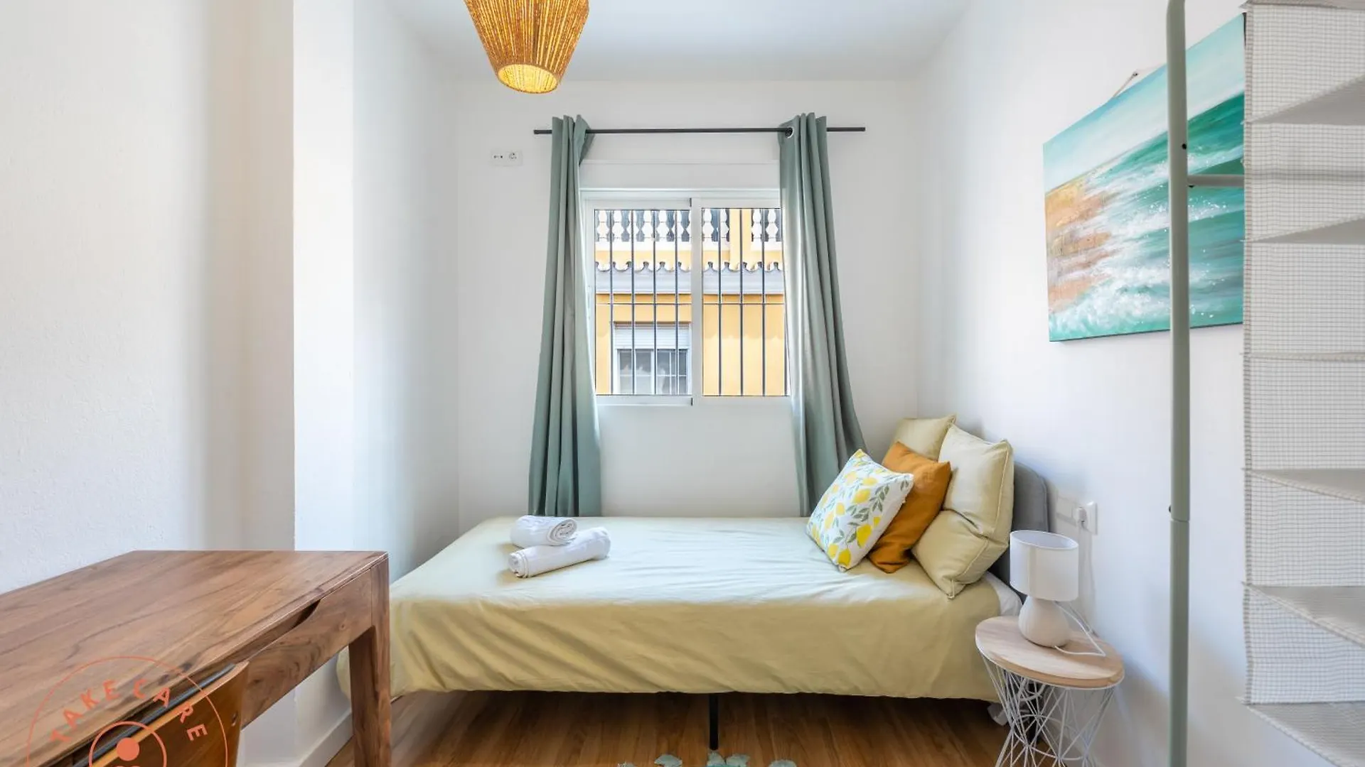 Colourful Fisher House Pulpito In El Palo! - Tcm Malaga Spain